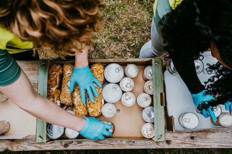 Volunteering-packing-food